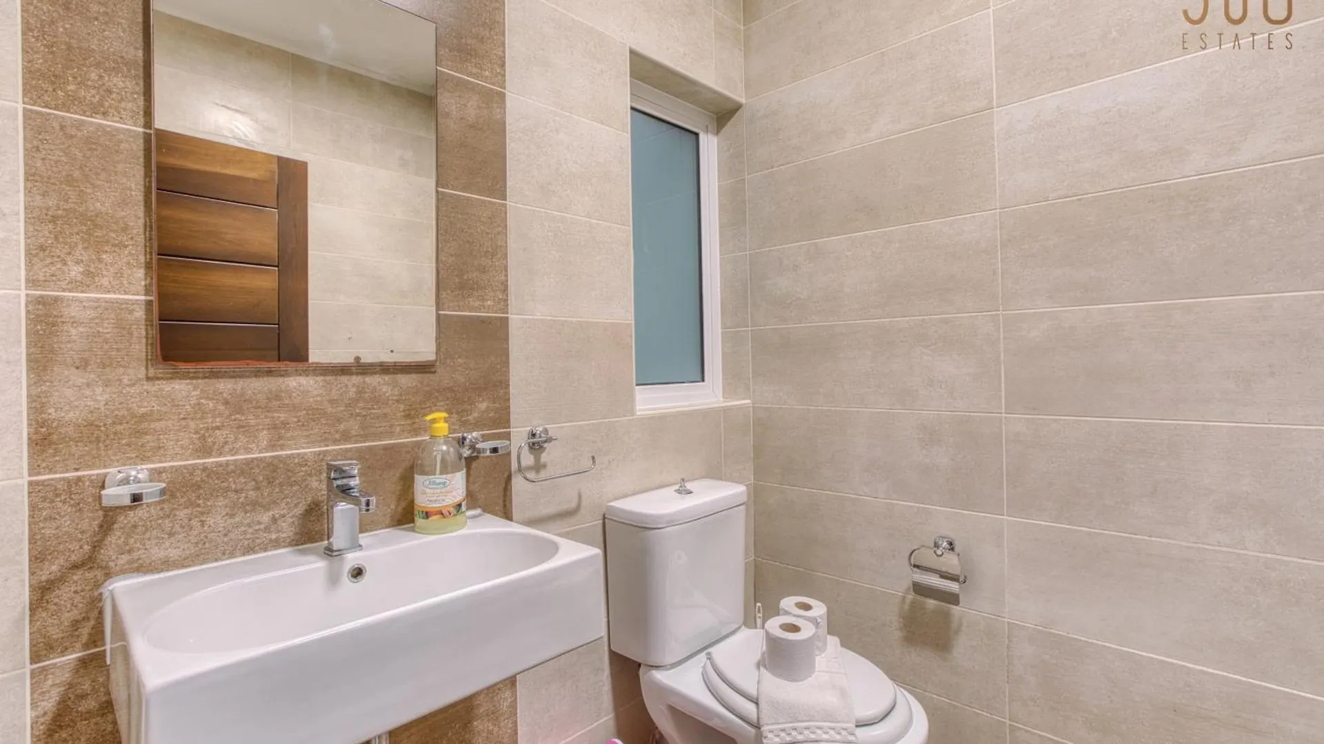 A Lovely 3 Bedroom, 3 Baths Home In The Centre Of Gzira By 360 Estates Lägenhet