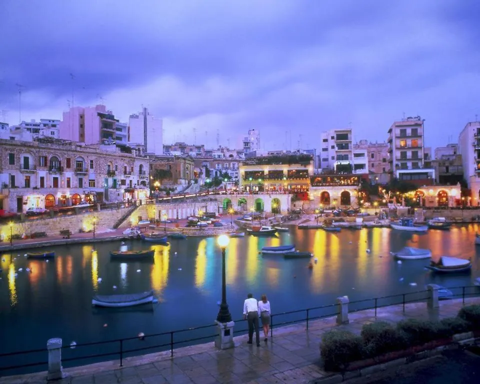 A Lovely 3 Bedroom, 3 Baths Home In The Centre Of Gzira By 360 Estates Apartment